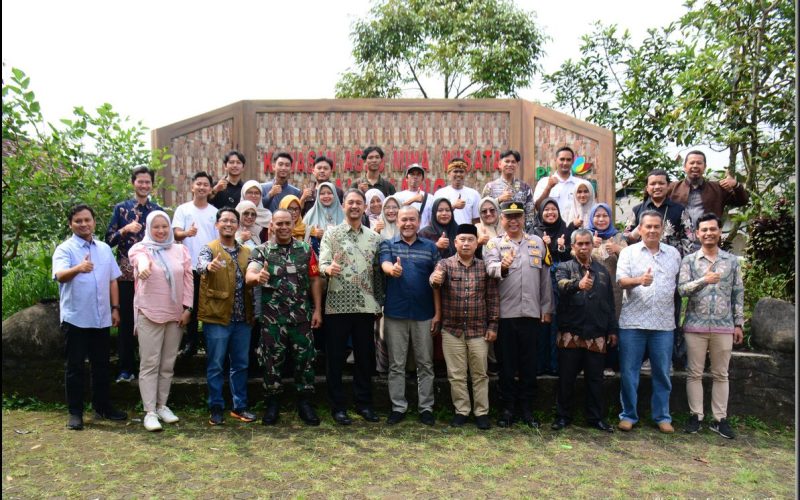 PLN Hadir untuk Rakyat, Tingkatkan Produktivitas Pertanian dengan Electrifying Agriculture & Smart Farming di Kelompok Tani Jayawangi