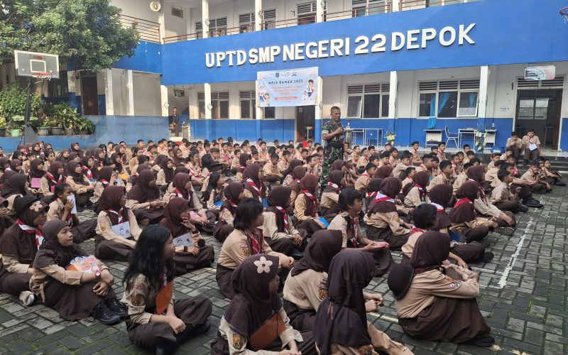 Danramil 03/Sukmajaya Kota Depok Berikan Pembekalan Wawasan Kebangsaan Saat MPLS di SMPN 22