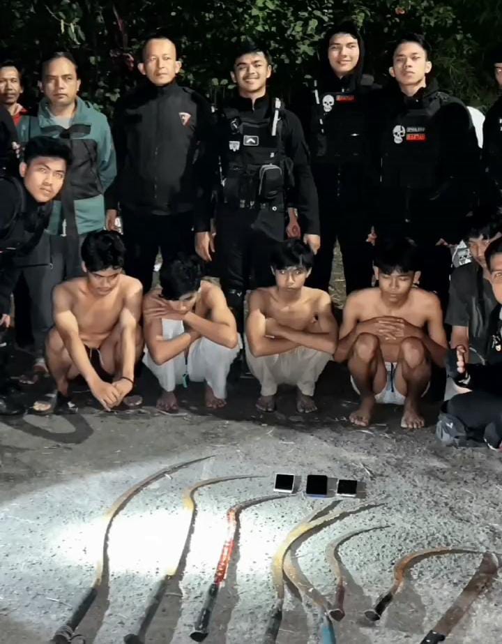 Polsek Bogor Tengah Amankan 5 Terduga Pelaku Tawuran dan 8 Senjata Tajam