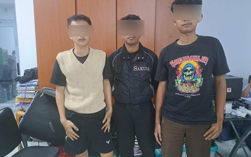 Polisi Amankan 3 Remaja dan 2 Sajam dalam Aksi Tawuran di Cibinong