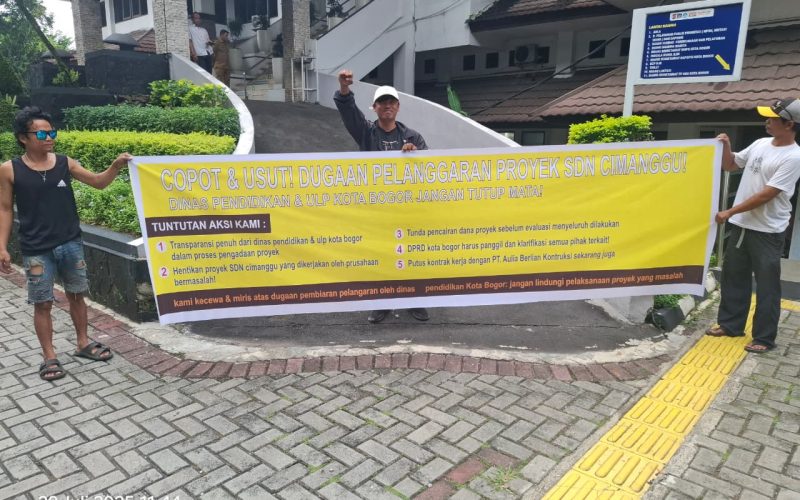 KPP Gelar Aksi di Depan Disdik Kota Bogor, Kritik Proses Tender Proyek SDN Cimanggu