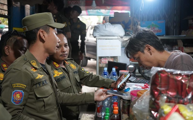 Warung Marsita Simamora di Ciampea Kena Razia Satpol PP, 493 Botol Miras Ilegal Ditemukan