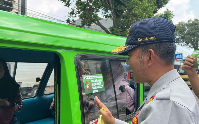 Organda Kota Bogor Pasang Stiker “Dilarang Ngamen di Angkot”, Jawab Keluhan Masyarakat