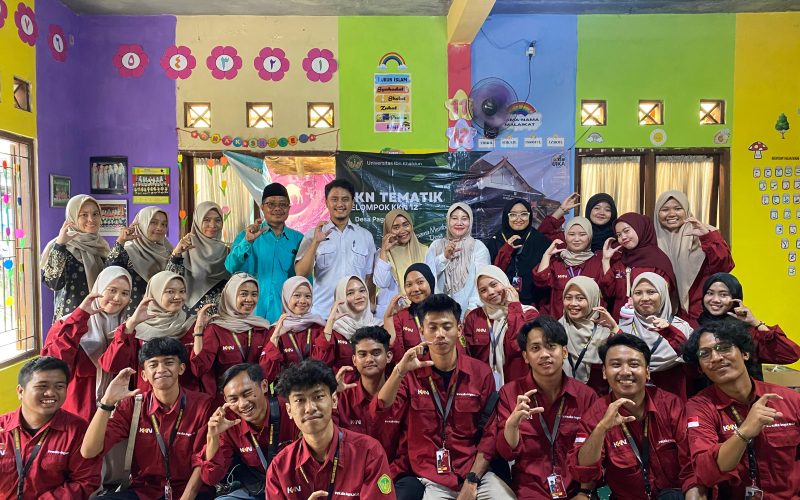 Mahasiswa KKN UIKA Dorong Pencegahan Stunting Lewat Edukasi Gizi di Desa Pagelaran.