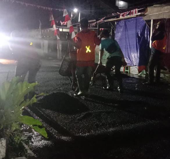 Pemeliharaan Jalan Utama Cipinang Gading Dikebut di Malam Hari, Lurah Ranggamekar Harap Berkelanjutan