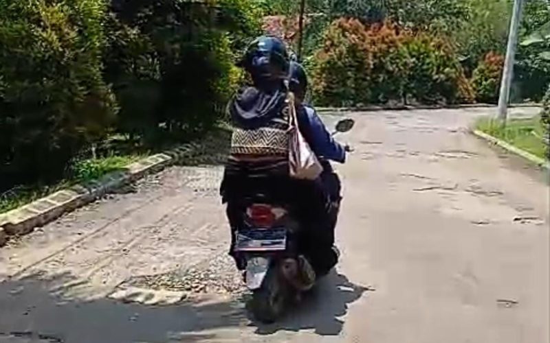 Gegara Sakit Kepala, Guru Les Privat di Cileungsi Minta Bantuan Damkar Antar Pulang ke Rumah