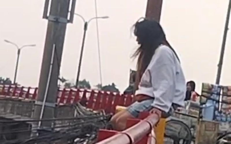 Diduga Depresi, Damkar Selamatkan Wanita yang Hendak Bunuh Diri di Cibinong