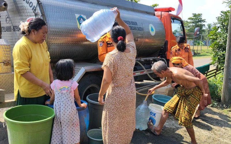 Sepekan Dilanda Kekeringan, BPBD Distribusikan 5 Ribu Liter Air Bersih ke Warga Tenjo
