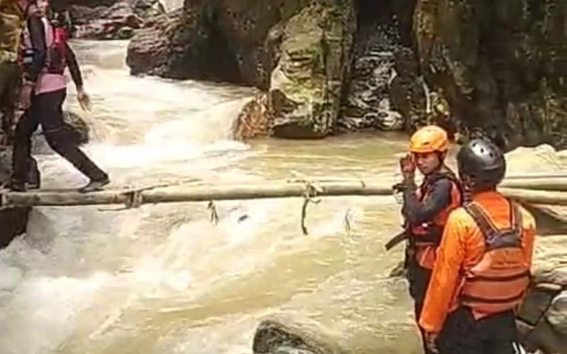 Memasuki Hari Ketiga, Tim SAR Gabungan Masih Lakukan Pencarian Remaja yang Hanyut di Sungai Cikaniki Nanggung