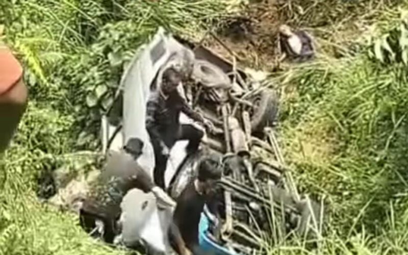 Minibus Rombongan Besan Asal Cibinong Masuk Jurang di Lampung, 2 Orang Tewas