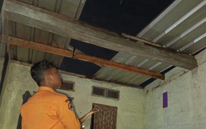 Diterjang Angin Kencang, 22 Rumah di Cibinong Rusak