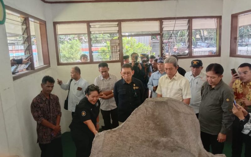 Menteri Kebudayaan Fadli Zon Tinjau Situs Batutulis, Dorong Terwujudnya Museum Pajajaran di Kota Bogor