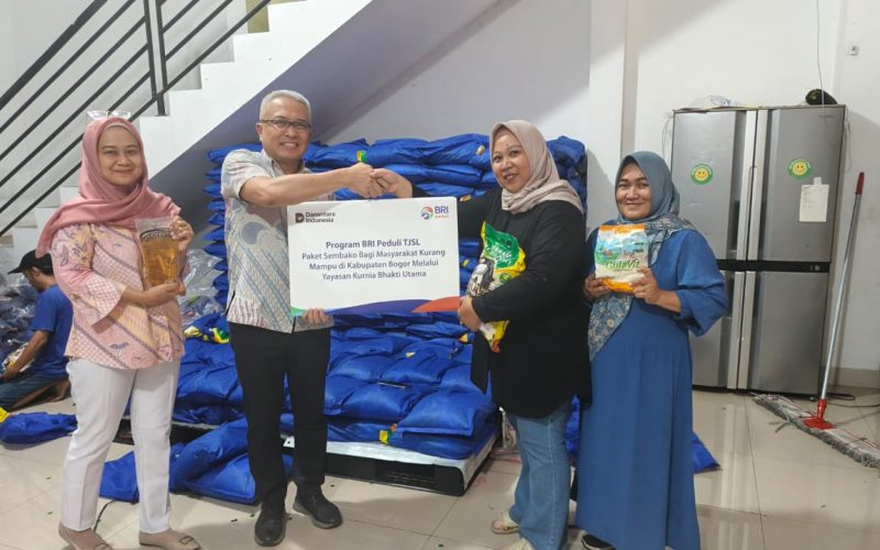 BRI Salurkan Bantuan Sembako untuk 2.000 Keluarga Kurang Mampu