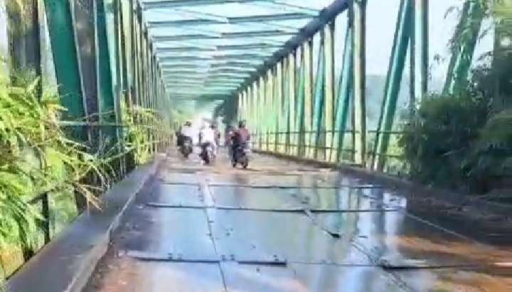 Bupati Realisasi Janji Perbaiki Infrastruktur Jalan, Gunungsindur Diguyur Hampir 30 Miliar