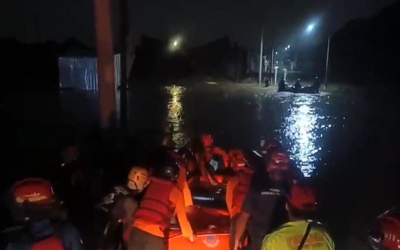 Banjir Rendam 232 Orang di Jonggol, 2 Luka-luka dan 84 Warga Diungsikan