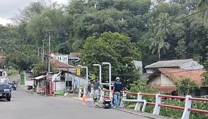 Jembatan Cikuluwung Dipasang Kawat Jaring, Ini Tujuannya