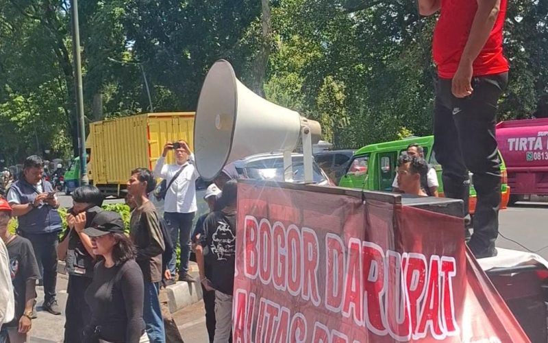KPP Bogor Raya Gelar Aksi Unjuk Rasa di Kantor Balaikota Bogor Soal Proses Seleksi Dewan Pendidik