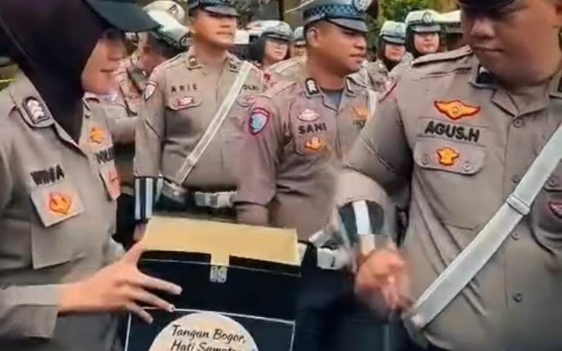 Polresta Bogor Kota Gelar Apel dan Penggalangan Donasi untuk Korban Banjir di Sumatra Barat, Sumatra Utara, dan Aceh