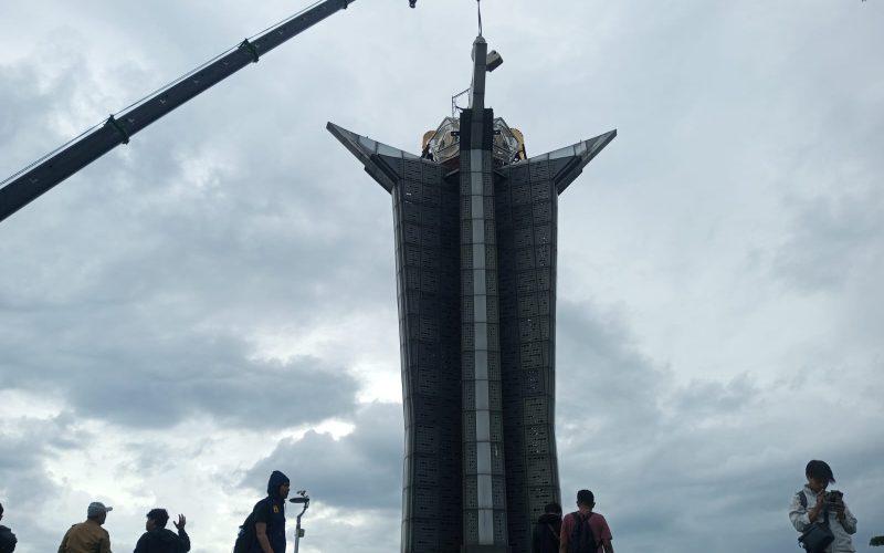 Kujang Setinggi 14 Meter Mulai Dipasang di Tugu Pancakarsa, Nilainya Capai Rp969 Juta