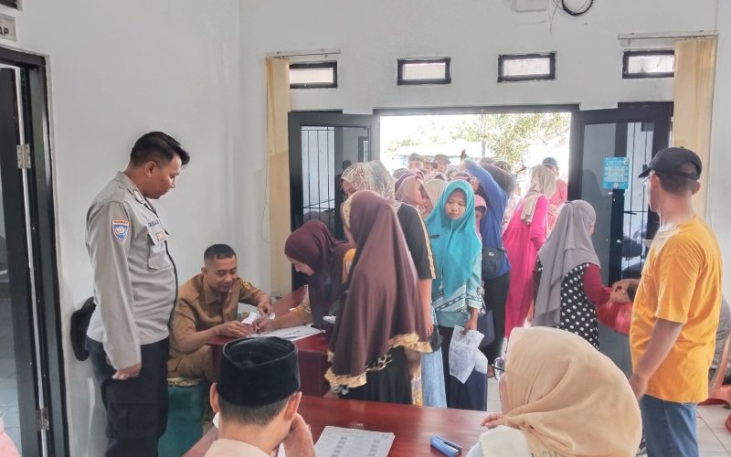 Desa Gunung Menyan salurkan 440 KPM menerima Bantuan Pangan Nasional 2025