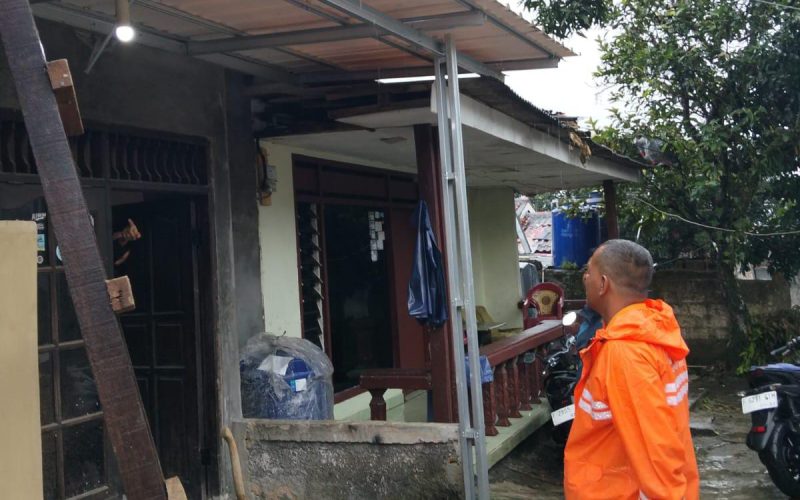 Diterjang Angin Kencang, 12 Rumah di Tamansari Rusak