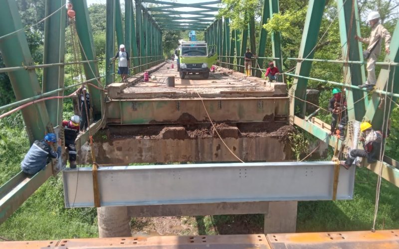 Perbaikan Jembatan Leuwiranji Diprediksi Molor, Warga Diminta Sabar Menunggu