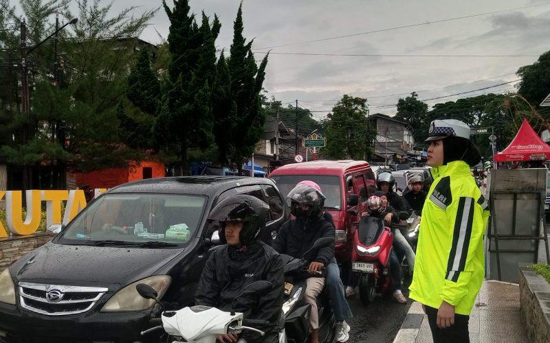 Jelang Tahun Baru, Jumlah Kendaraan di Jalur Puncak Bogor Menurun