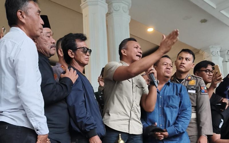 Dibawah Tekanan Demo, Pemkot Bogor Hentikan Sementara Razia Angkot