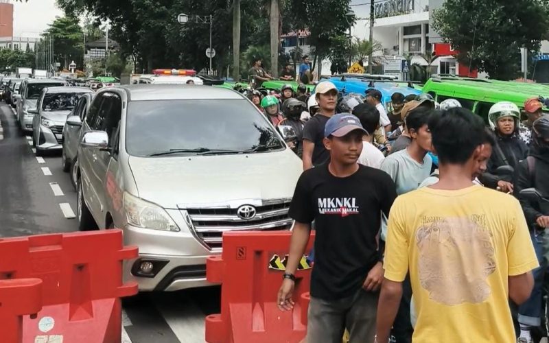Ratusan Pengusaha dan Sopir Angkot Kepung Balaikota Bogor, Tolak Pemusnahan Angkot Usia 20 Tahun