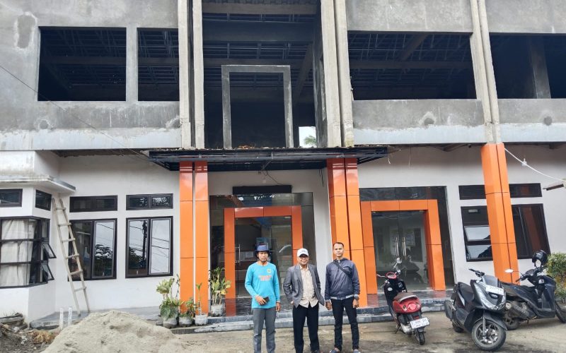 Pembangunan Renovasi Kantor Desa Pamijahan capai 80 persen