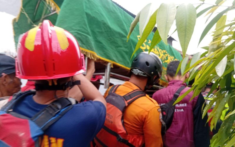 Usai Hanyut Terbawa Arus Kali Cibinong, Bocah 3 Tahun Ditemukan Tewas di Depok