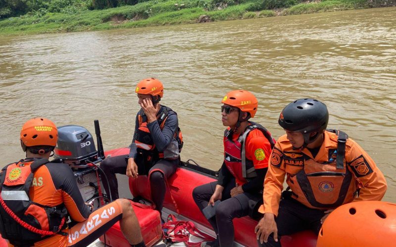 Terjatuh ke Sungai Cisadane, Pekerja Renovasi Jembatan Leuwiranji Rumpin Masih Belum Ditemukan