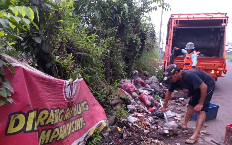 Usai dapat Laporan dari Praktisi Lingkungan, UPT DLH Wilayah Leuwiliang Opsi Sampah Liar