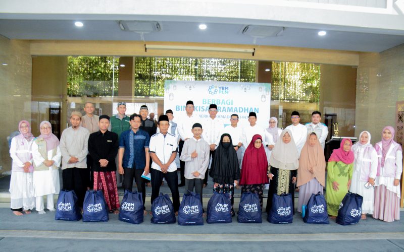 YBM PLN Pusat Salurkan Bingkisan Ramadan, Perkuat Kepedulian Sosial dan Kebersamaan Masyarakat Bogor
