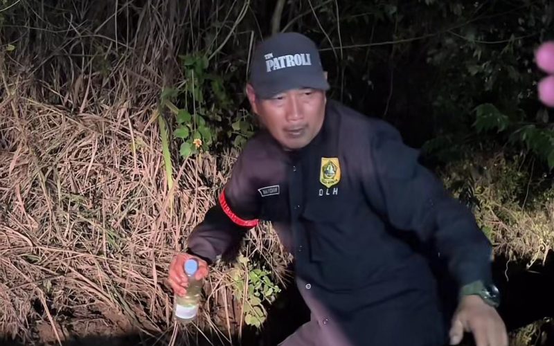 Dugaan Limbah B3 di Gunungputri Disidak DLH, Air dan Tanah Dijadikan Sampel