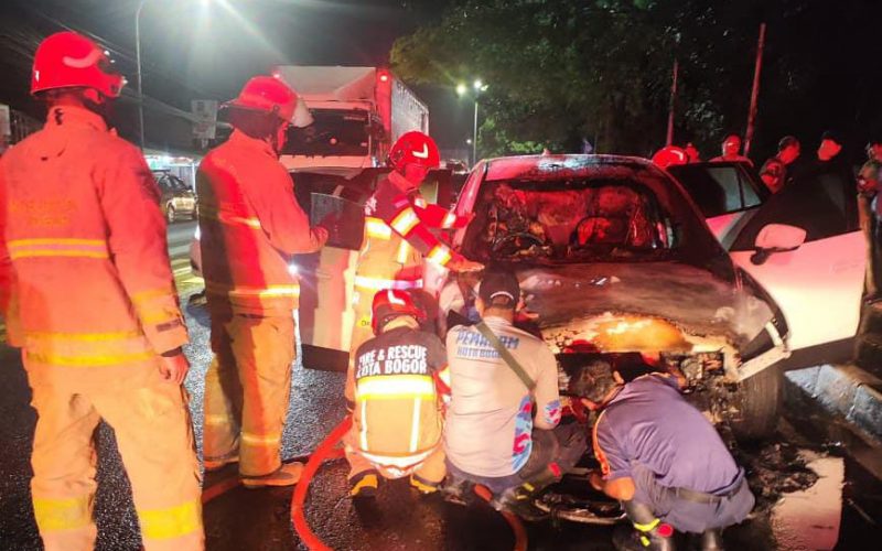 Alami Kebocoran Bensin, Mobil di Sukaraja Terbakar