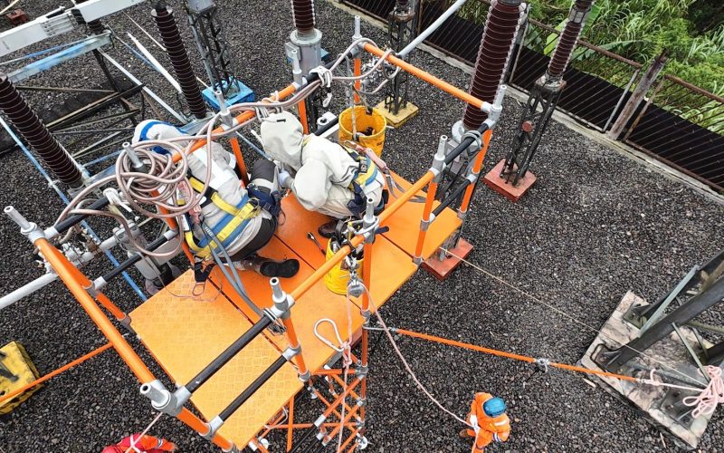 Tetap tangguh di bulan Ramadhan, Tim PDKB PLN UPT Cirebon tuntaskan perbaikan hot spot di GI Kamojang