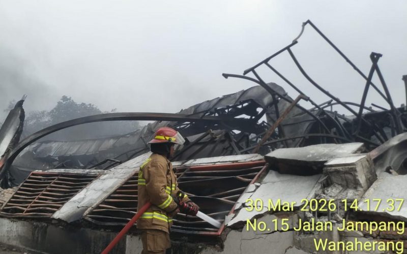 Proses Pemadaman Pabrik Plastik di Gunungputri Capai 21 Jam, Hingga Kini Masih Pendinginan