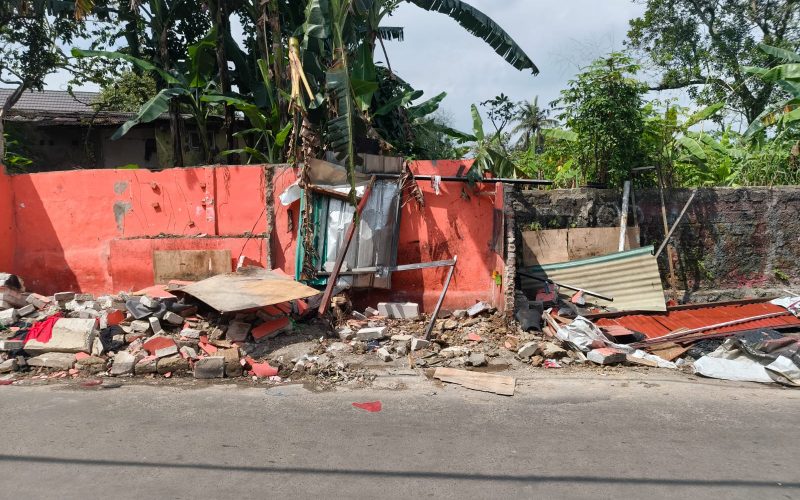 Mulai Malam Ini, Akses Cipinang Gading – BNR Ditutup Sementara Akibat Penertiban Bangunan Liar