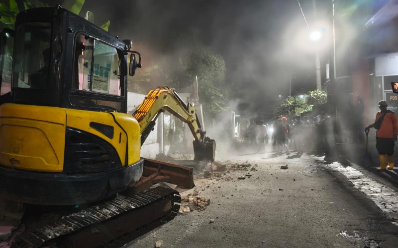 14 Bangunan Liar di Cipinanggading Dibongkar, Edi Khokli Nilai Langkah Pemkot Bogor Sudah Tepat