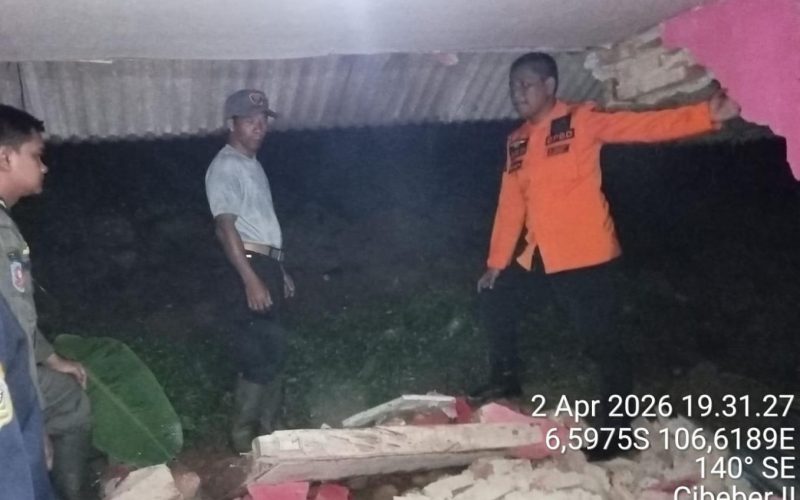 Ibu Hamil di Leuwiliang Luka-luka Usai Tertimpa Material Rumah yang Longsor