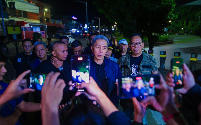 Sidak Dini Hari, Dedie–Jenal Temukan, PKL, Miras, dan Kabel Ilegal di Alun Alun Kota Bogor