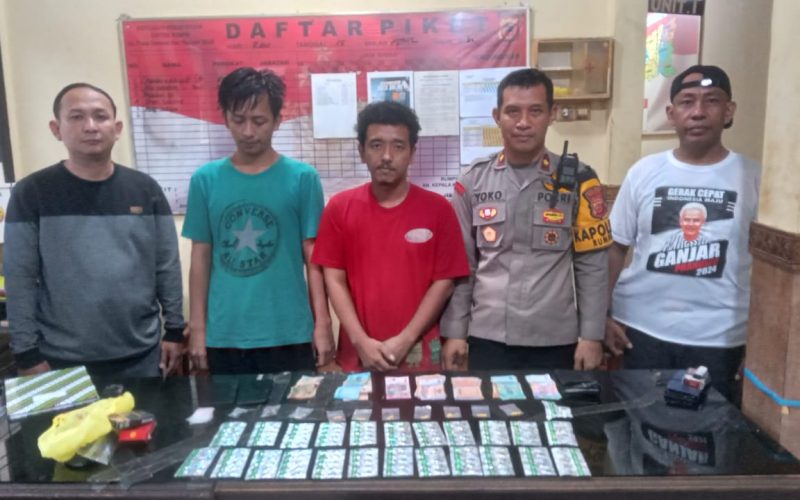 Polsek Rumpin Grebek Pengedar dan Penjual Obat Terlarang, Dua Terduga Pelaku Tak Berkutik saat Diamankan