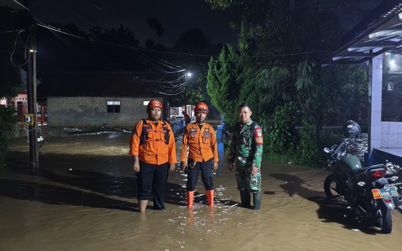 169 Rumah dan 657 Orang di Sukaraja Terendam Banjir Gegara Sungai Ciluar Meluap