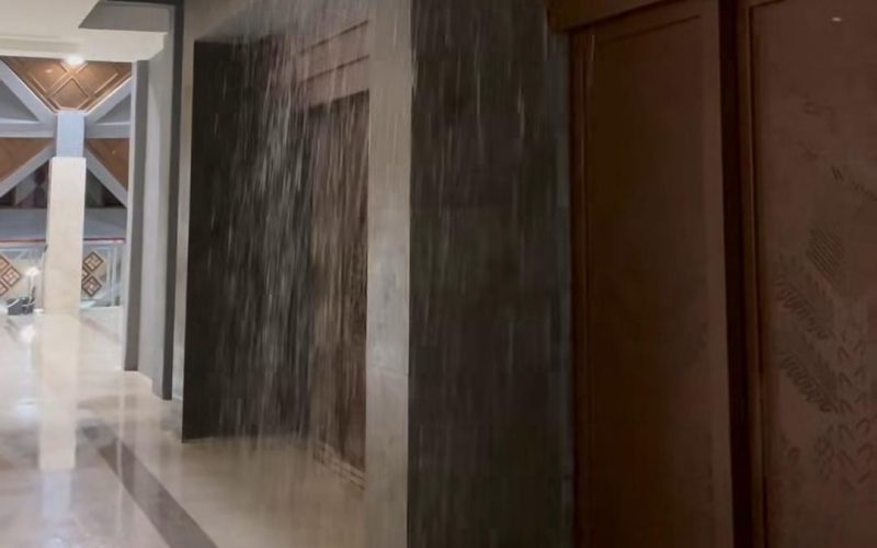 Viral Atap Masjid Nurul Wathon Bocor, Pemkab Bogor: Gegara Anak Kecil Lempar Minuman Gelas