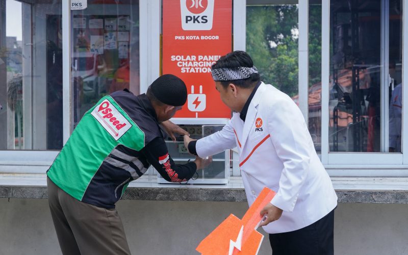 Menyambut Ketahanan Energi, PKS Kota Bogor Luncurkan Stasiun Pengisian Daya Berbasis Panel Surya