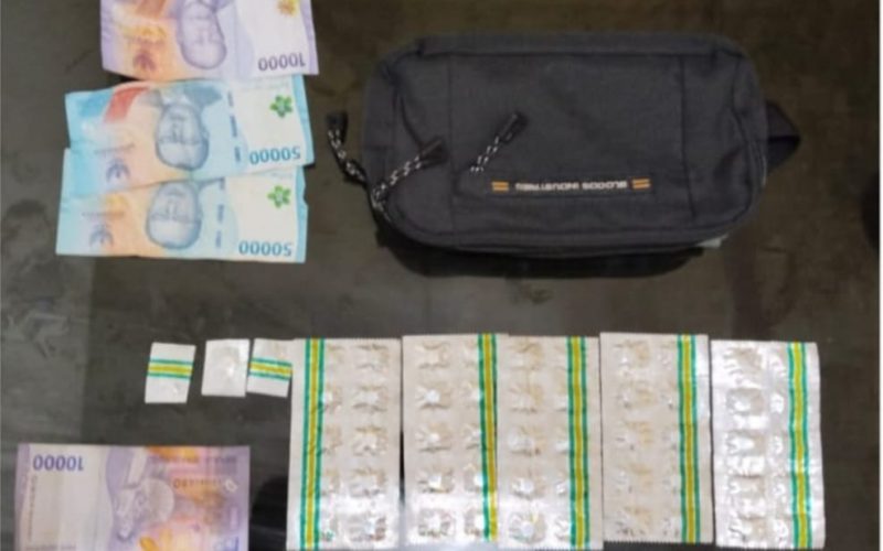 Polisi Ringkus Penjual Tramadol di Ciomas, Puluhan Butir dan Uang Tunai Diamankan