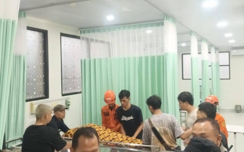 Dihantam Angin Kencang, Bangunan di Cibinong Ambruk Timpa Wanita Hingga Tewas