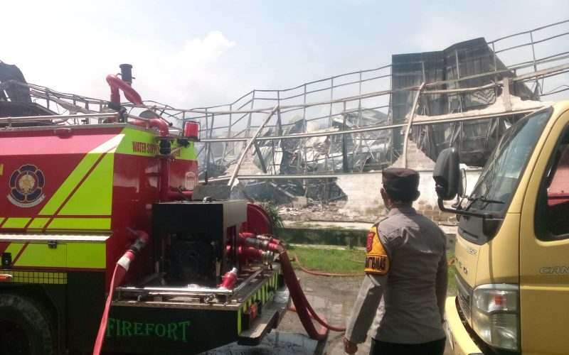Kebakaran Peternakan Ayam di Ciseeng, Asap Hitam Tebal Membumbung Tinggi