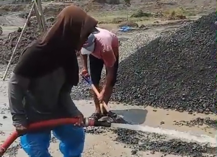 Pelaku Usaha Tambang di Rumpin Ngaku Hanya Ambil Sisa Galian Untuk Bertahan Hidup